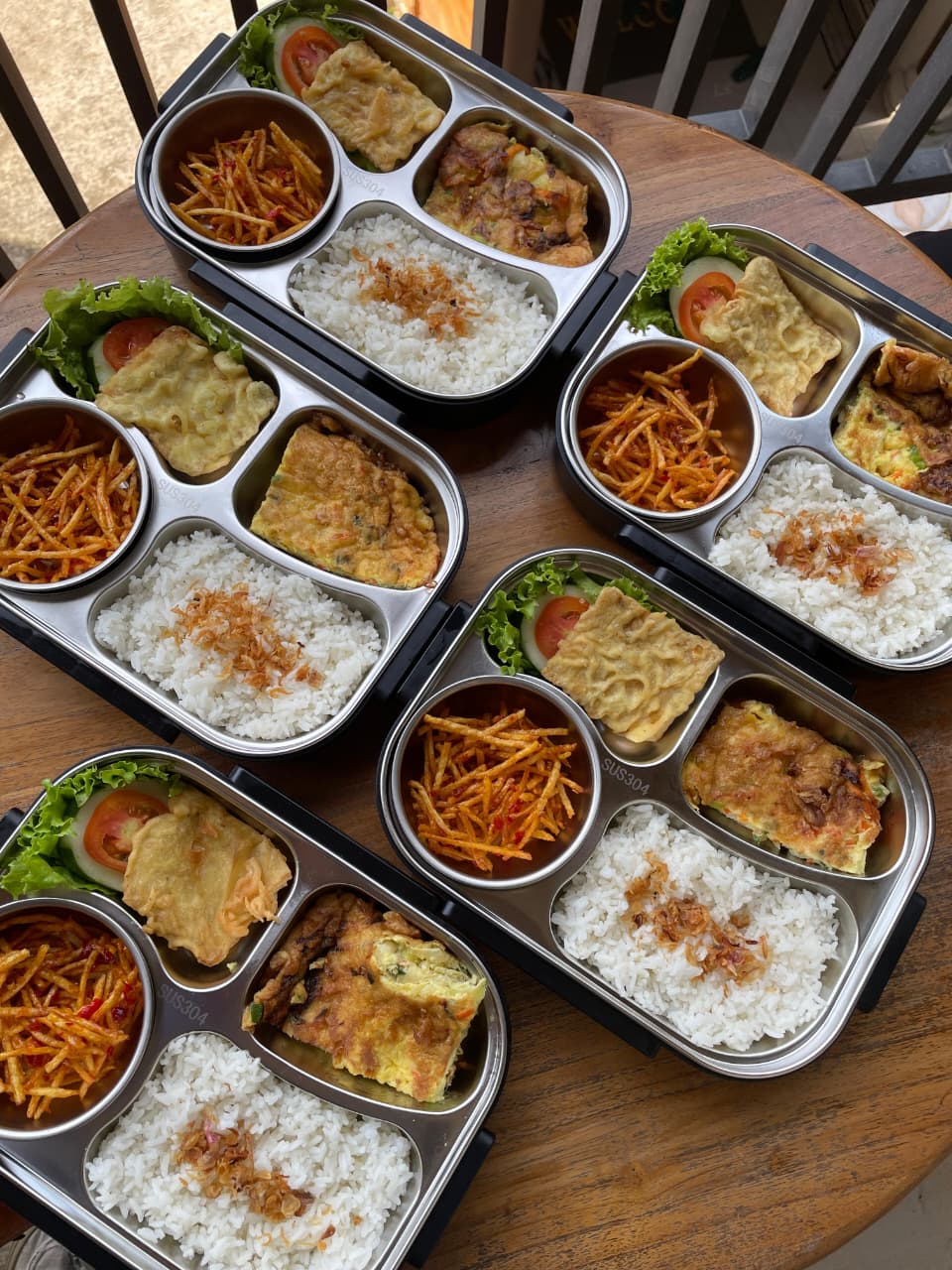 Telur Dadar Kentang Mustofa Nasi Box